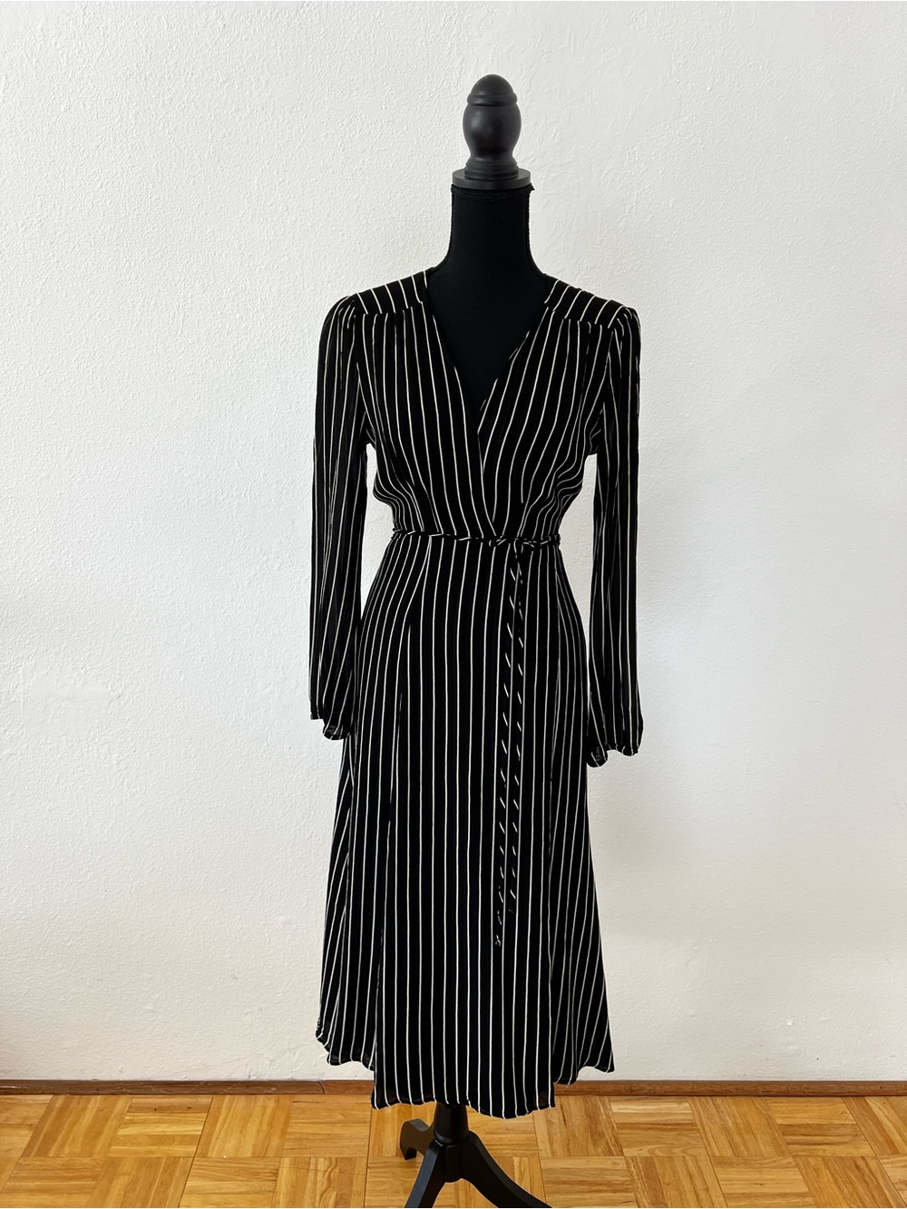 Reformation Minimalist Viscose Ashley Wrap Dress Chic Formal Dark Academia L
